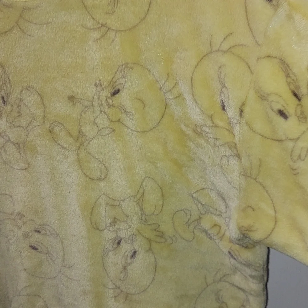 Looney Tunes Tweety Bird Women's Fleece Sweater Soft Cozy Yellow Large